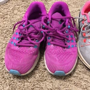 Nike tennis shoe bundle